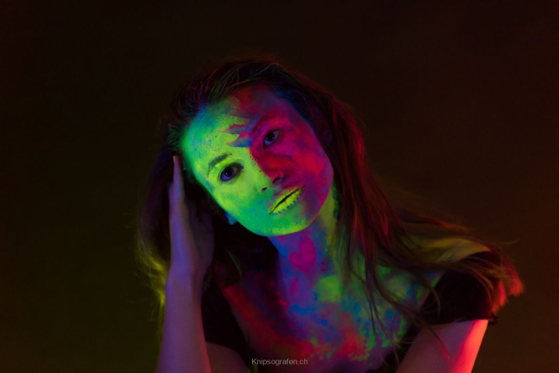 yvonne_2021_uv-licht-shooting_003