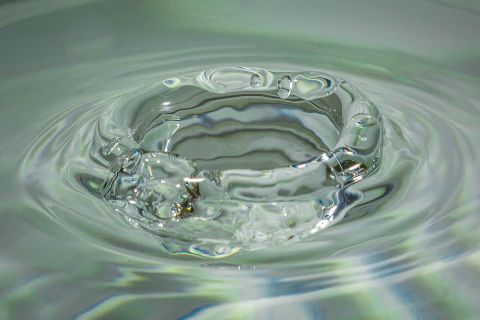 harry_2019_wasser-fruechte-tropfen_001