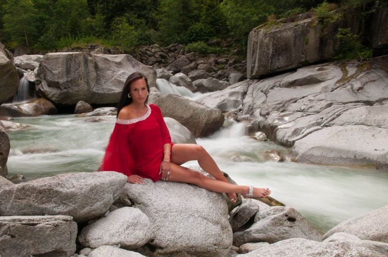 nadja_2016_outdoor-shooting_goeschenen_009