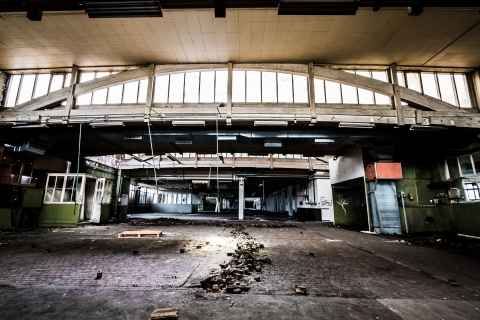 1_yvonne_2018_lostplace_fabrik_bern_010