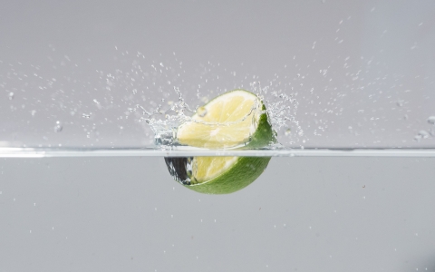 yvonne_2018_wasser-fruechte-tropfen_004