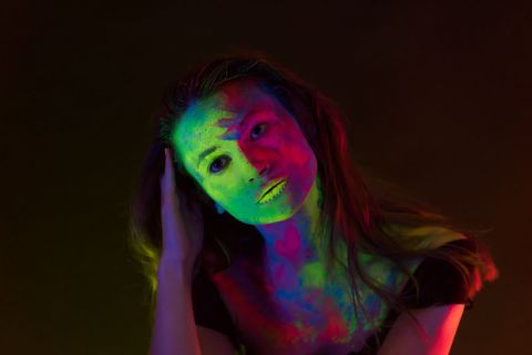 yvonne_2021_uv-licht-shooting_003