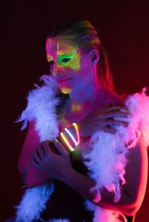 yvonne_2021_uv-licht-shooting_006