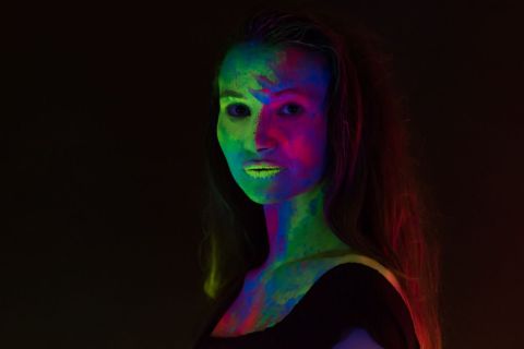 yvonne_2021_uv-licht-shooting_007