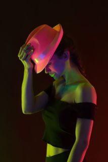 yvonne_2021_uv-licht-shooting_008