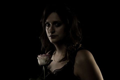 yvonne_2023_low-highkey-shot_005